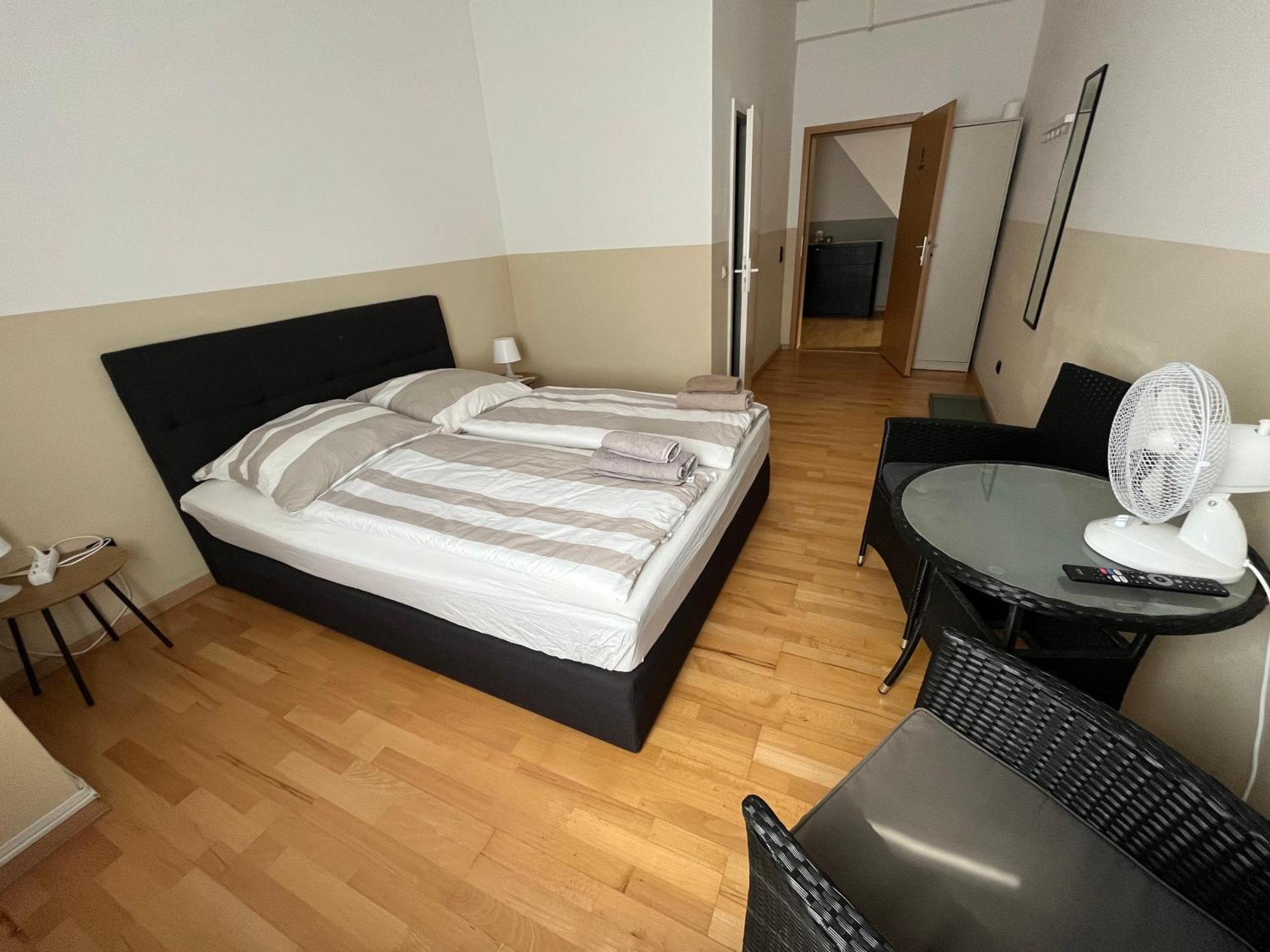 Doppelzimmer Mit Bad-Tv- 9 Meine Exteriér fotografie
